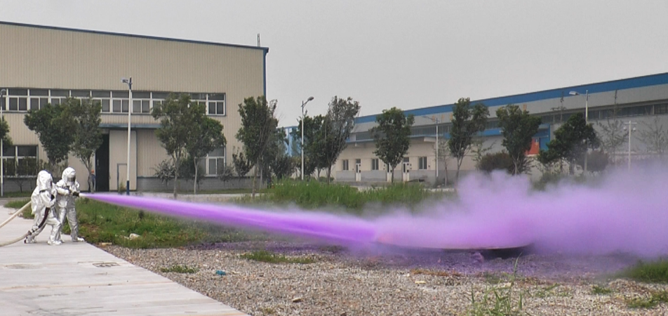 Picture 4、Double agent fire gun extinguishes oil fire