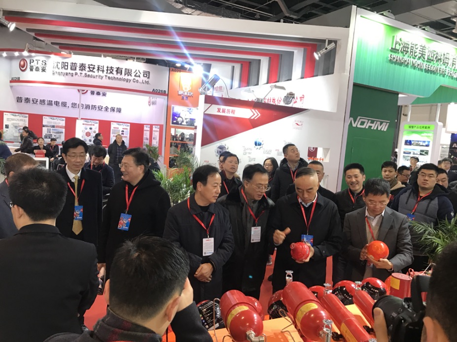 Picture 2 clients came to GT booth.