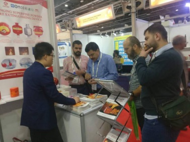Picture 2 Kuwait customers visit our booth